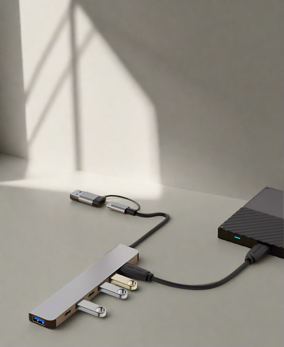 7-in-1 USB-C Hub Splitter – Aluminum, USB 3.0, 4x USB 2.0, 2x USB-C